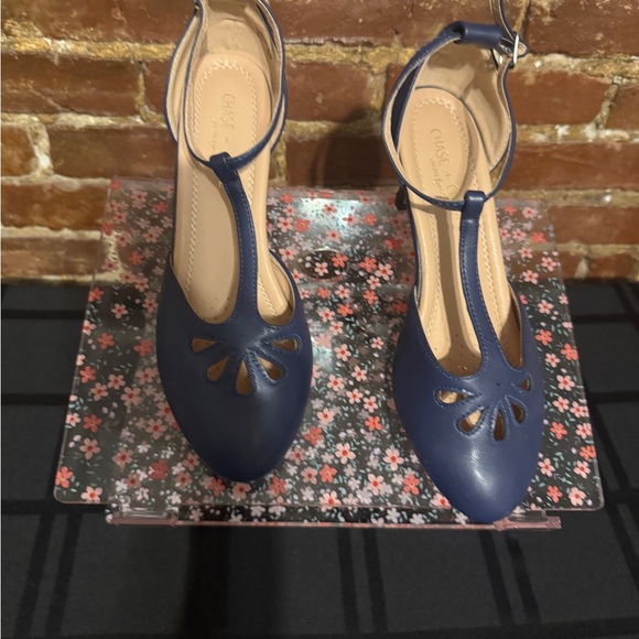 Elegant Navy T-Strap Women's Shoes Size 7.5 - Picture 2 of 7